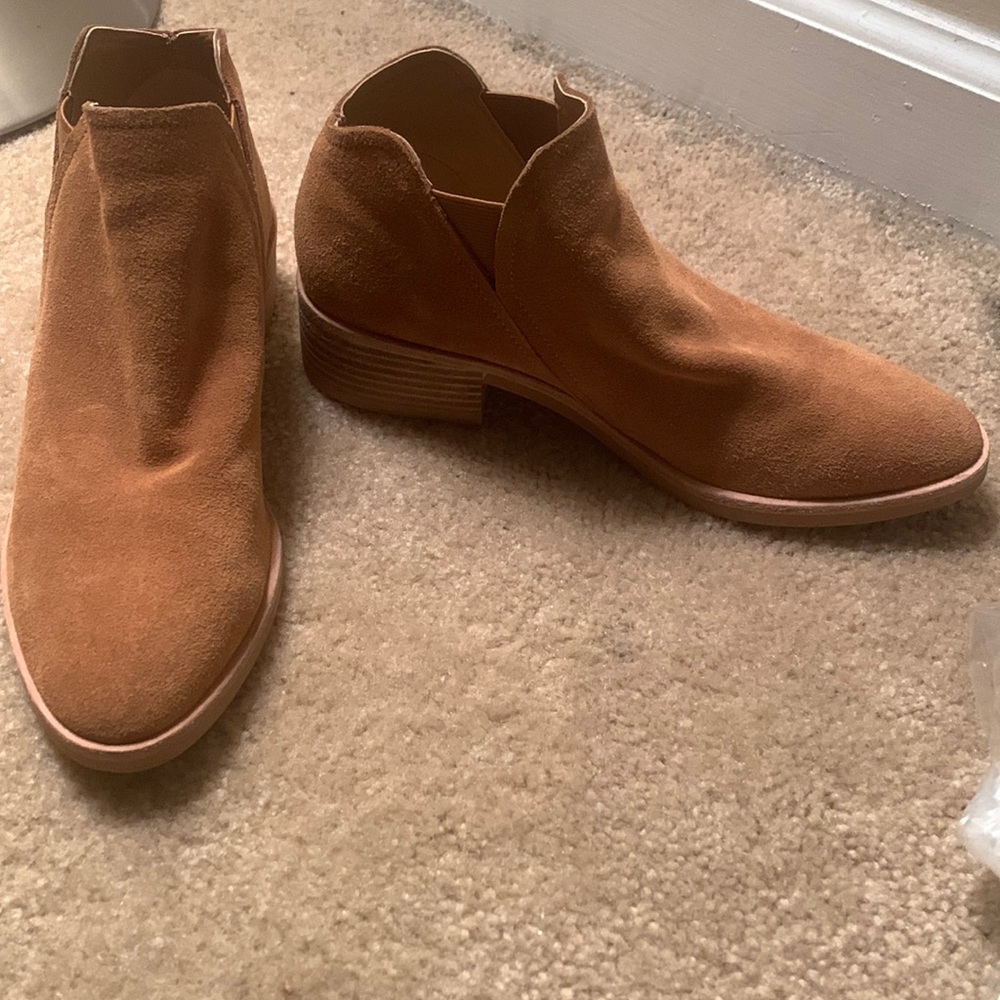 Dolce Vita Tan booties.